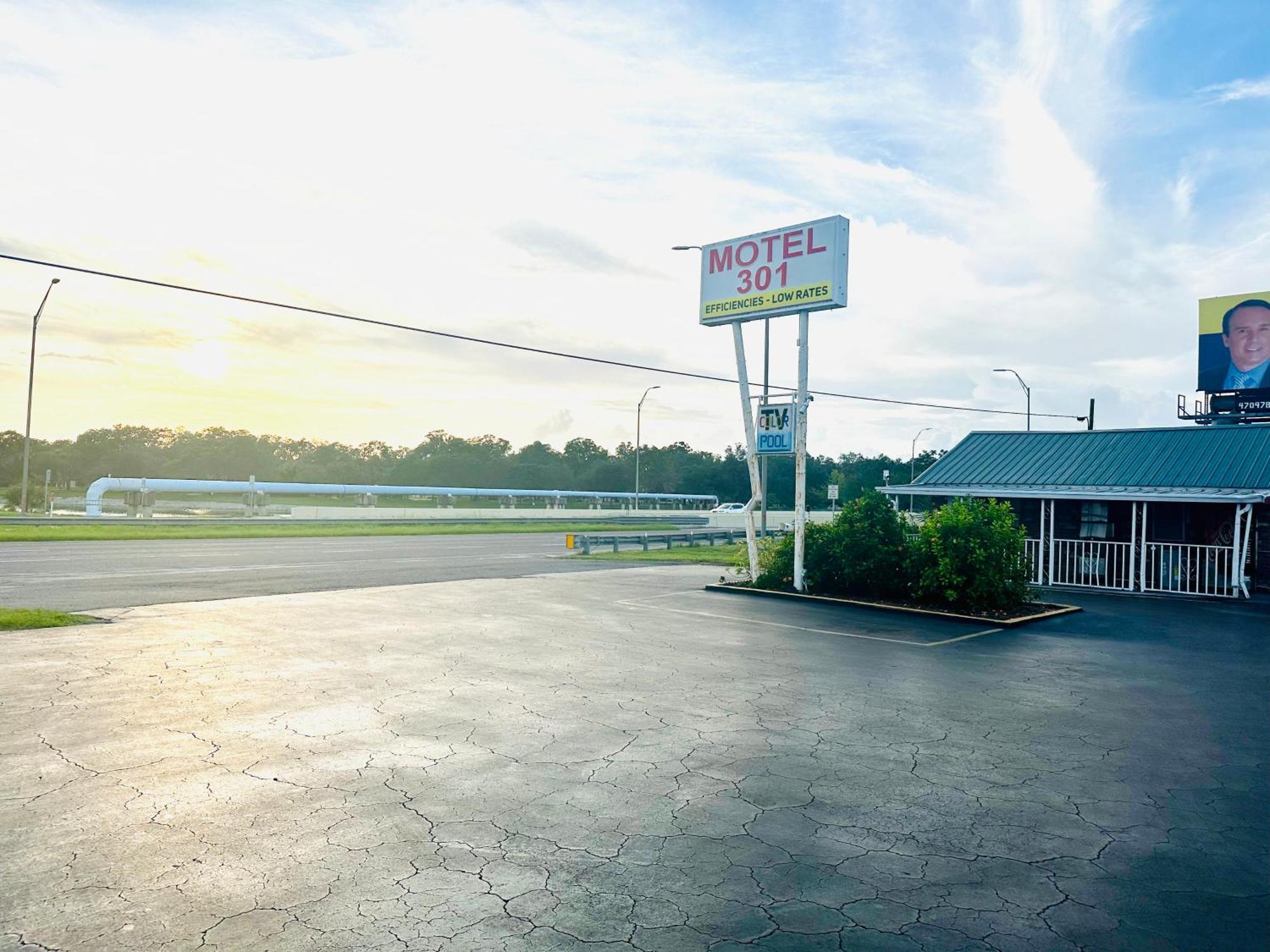 Motel 301 Orient Park Экстерьер фото